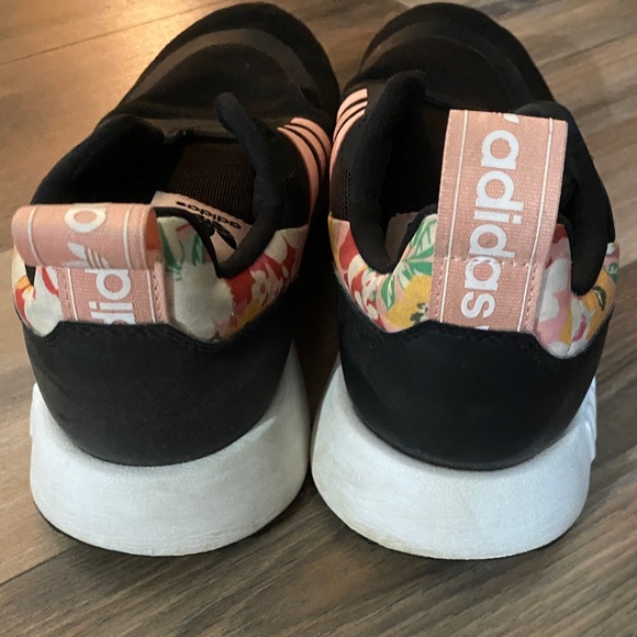 ADIDAS MULTIX | BLACK FLORAL PINK WOMENS SZ 7 - Picture 3 of 6